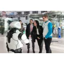 Робот-консультант для аэропорта Promobot V.4